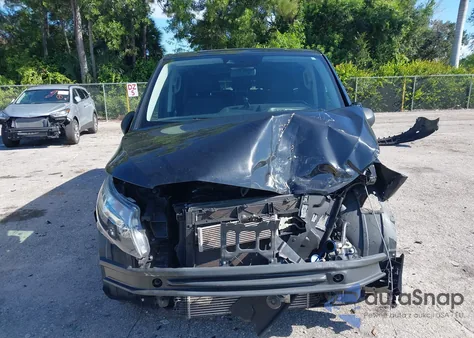 2018 Mercedes-Benz Metris из США, поврежденный, VIN WD4BG2EE2J3402354